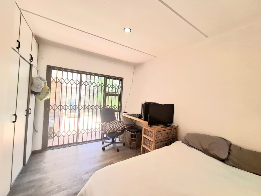 6 Bedroom Property for Sale in Gonubie Eastern Cape